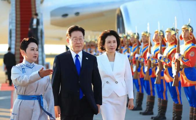 7月9日，韩国总统李在明出席完北约峰会后，抵达乌兰巴托，开启了对蒙古的国事访问，