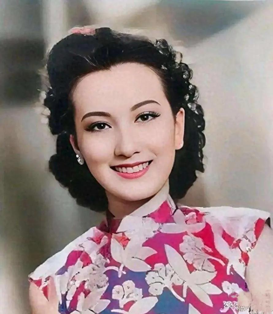 这是金嗓子周璇的真实样貌，都看看吧，那未加修饰的美貌令人惊艳

哎，民国女神周璇