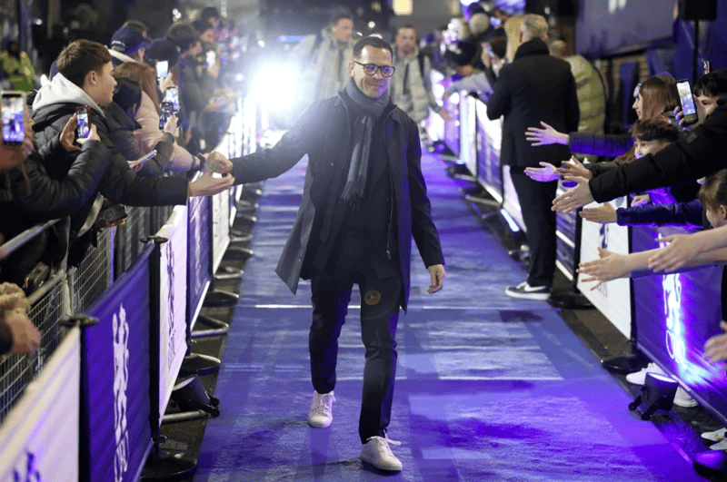 跟队：切尔西前场吉滕斯+德拉普生病；里斯-詹姆斯髋部受伤