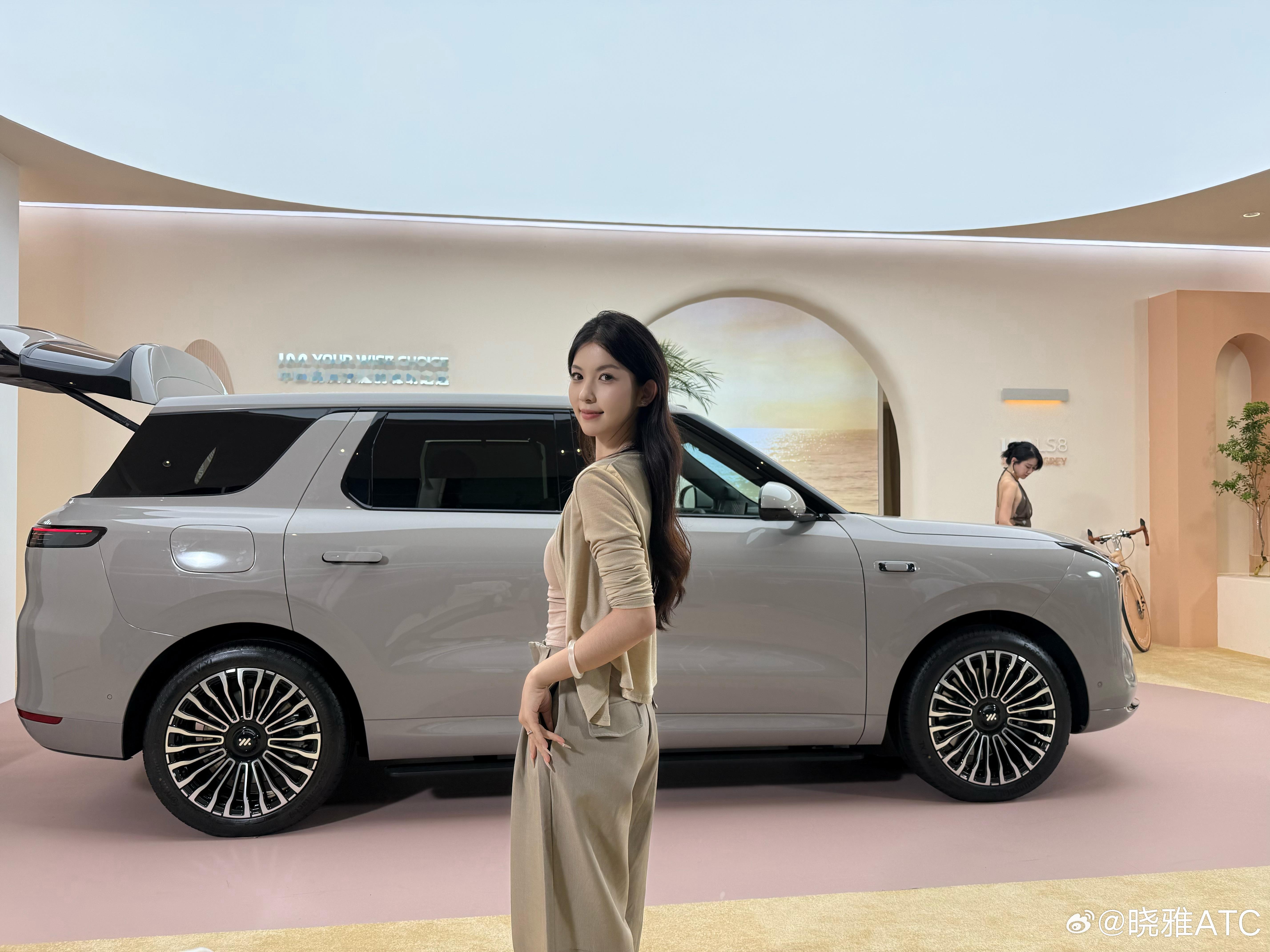 智己LS8   24.98W起！刘翔说“一步到位”！今天这场发布会整体看下来，完