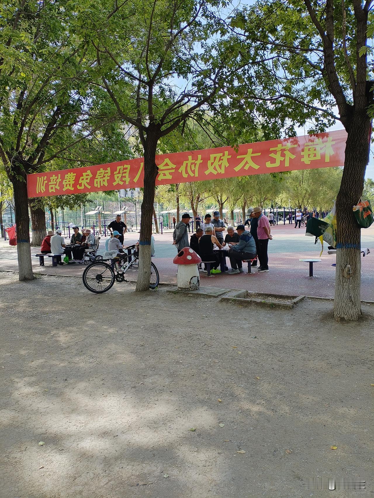 哪个城市最适合老年人养老？每个人都有自己的看法。我觉得，自己出生的城市最适合养老