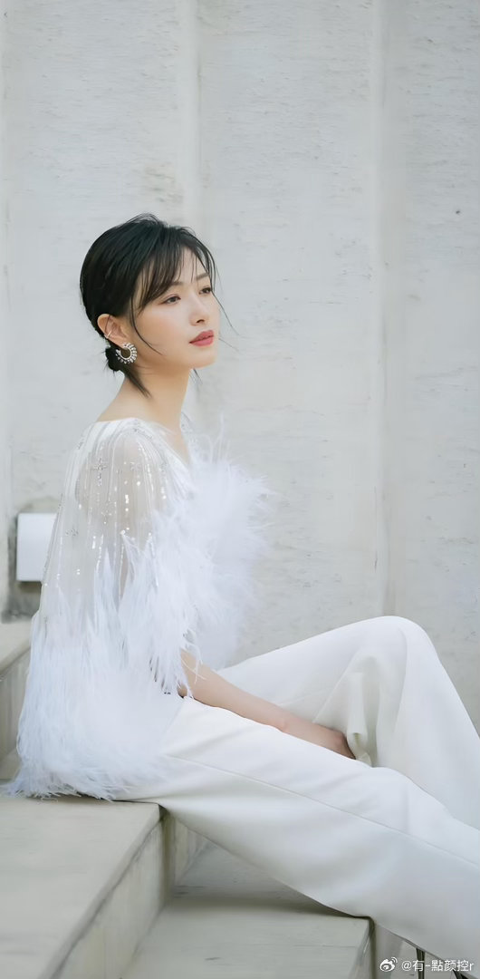 宋轶万茜双女主剧本我先写 阅文盛典上看到万茜和宋轶同框，我脑子里已经自动生成了一