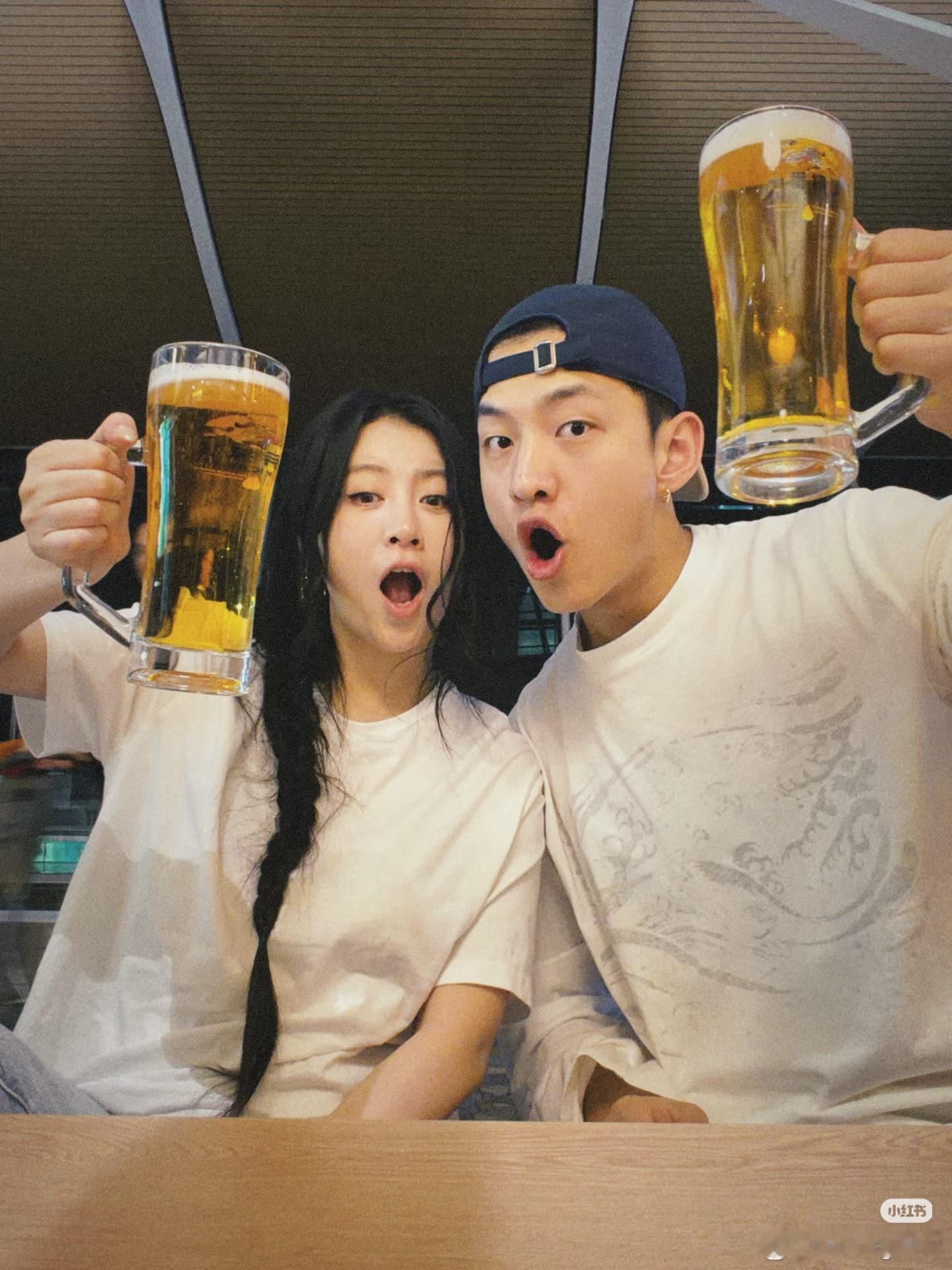 李嘉格男友晒照这对比…果然人还是要谈快乐的感情 