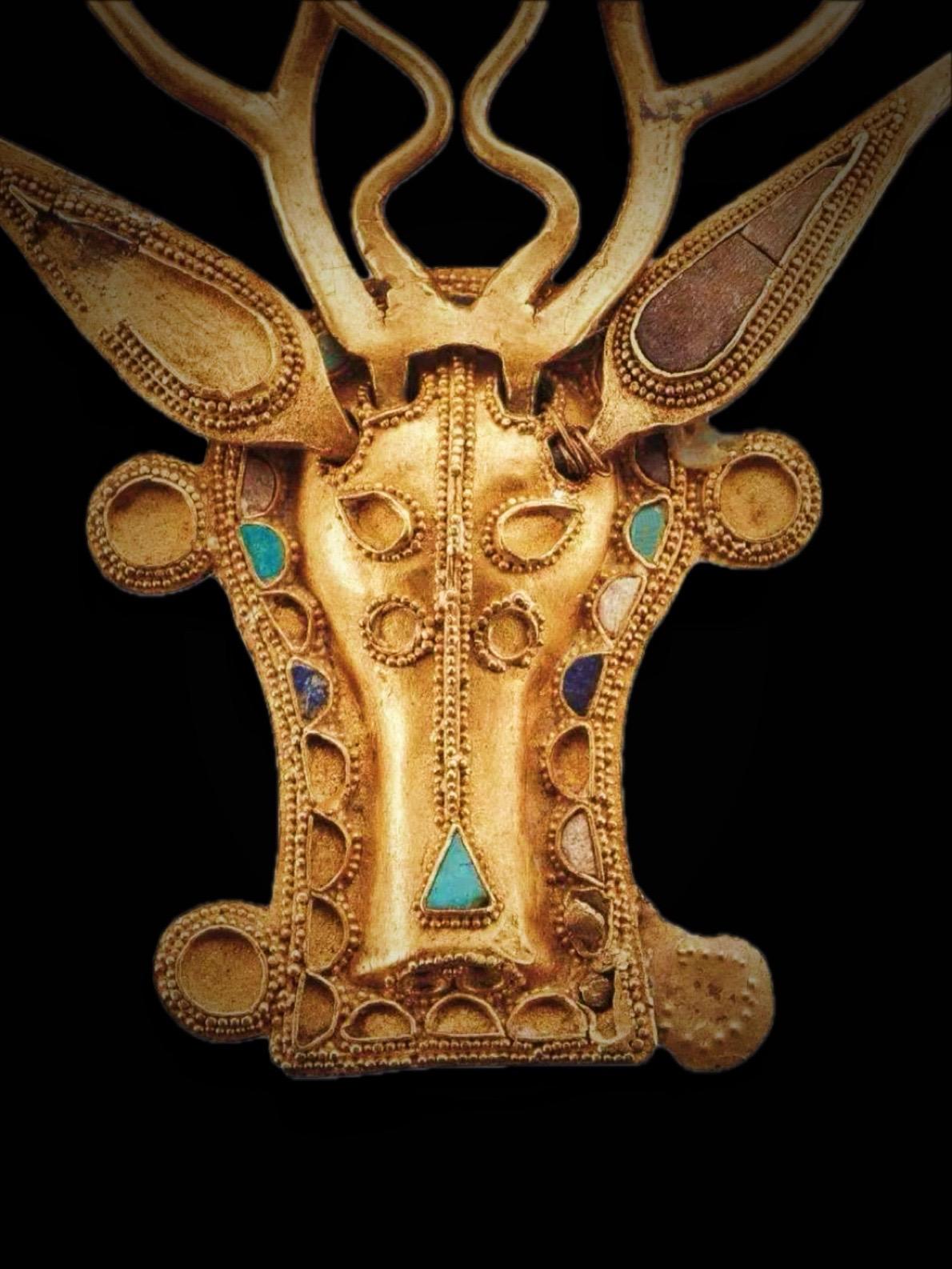 南北朝·牛头鹿角形金步摇。自云慕二仪之德，继三光之容，遂以慕容为姓——...