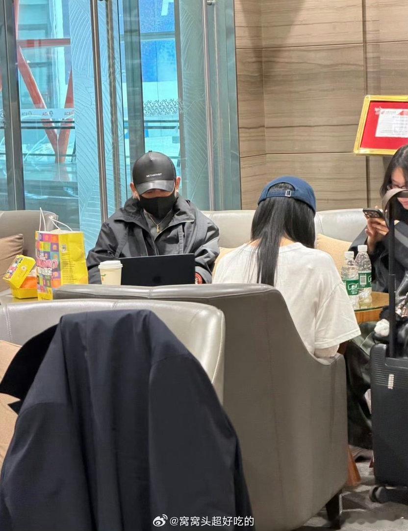 胡彦斌 vibecoding的都懂这个姿势网友：胡彦斌还是太超前了，现在已经发展