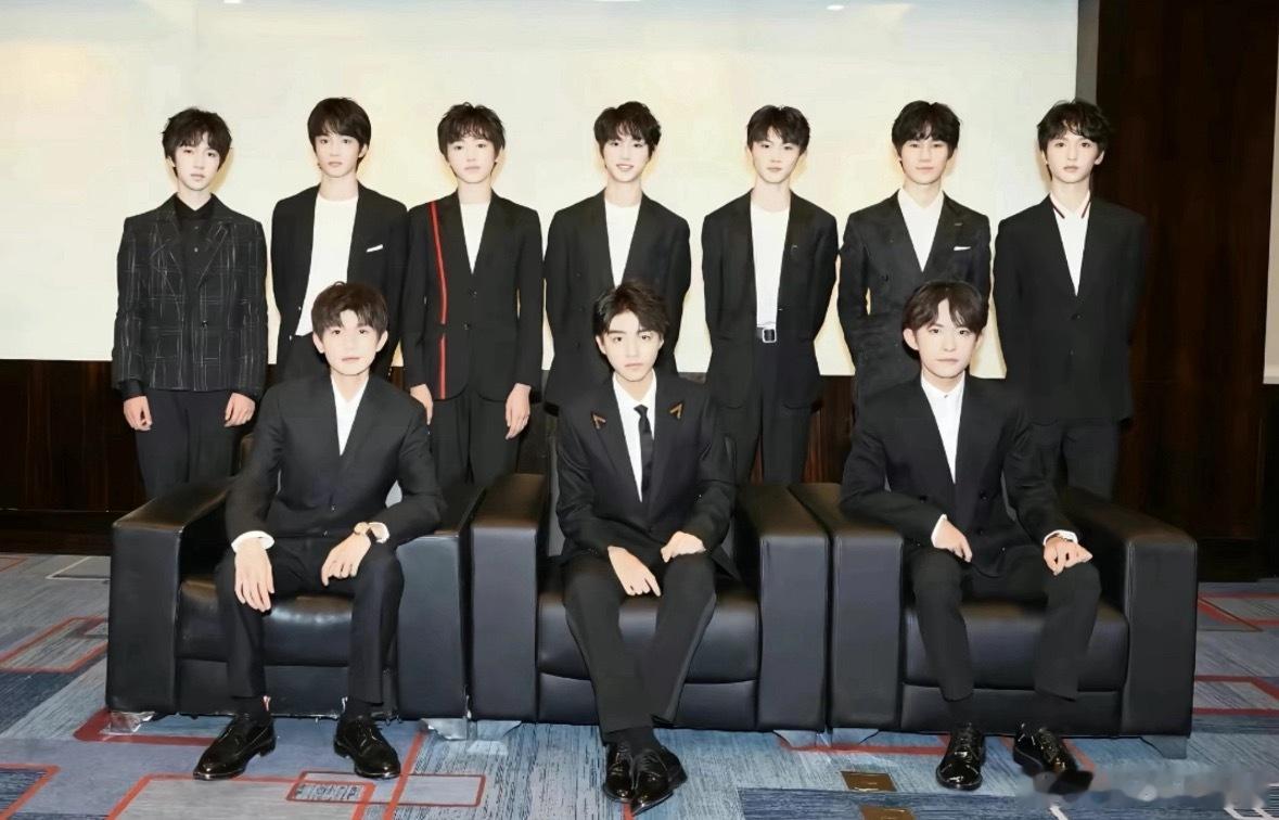 TFBOYS送时代少年团花篮 妈呀，王俊凯、王源、易烊千玺居然给时代少年团演唱会