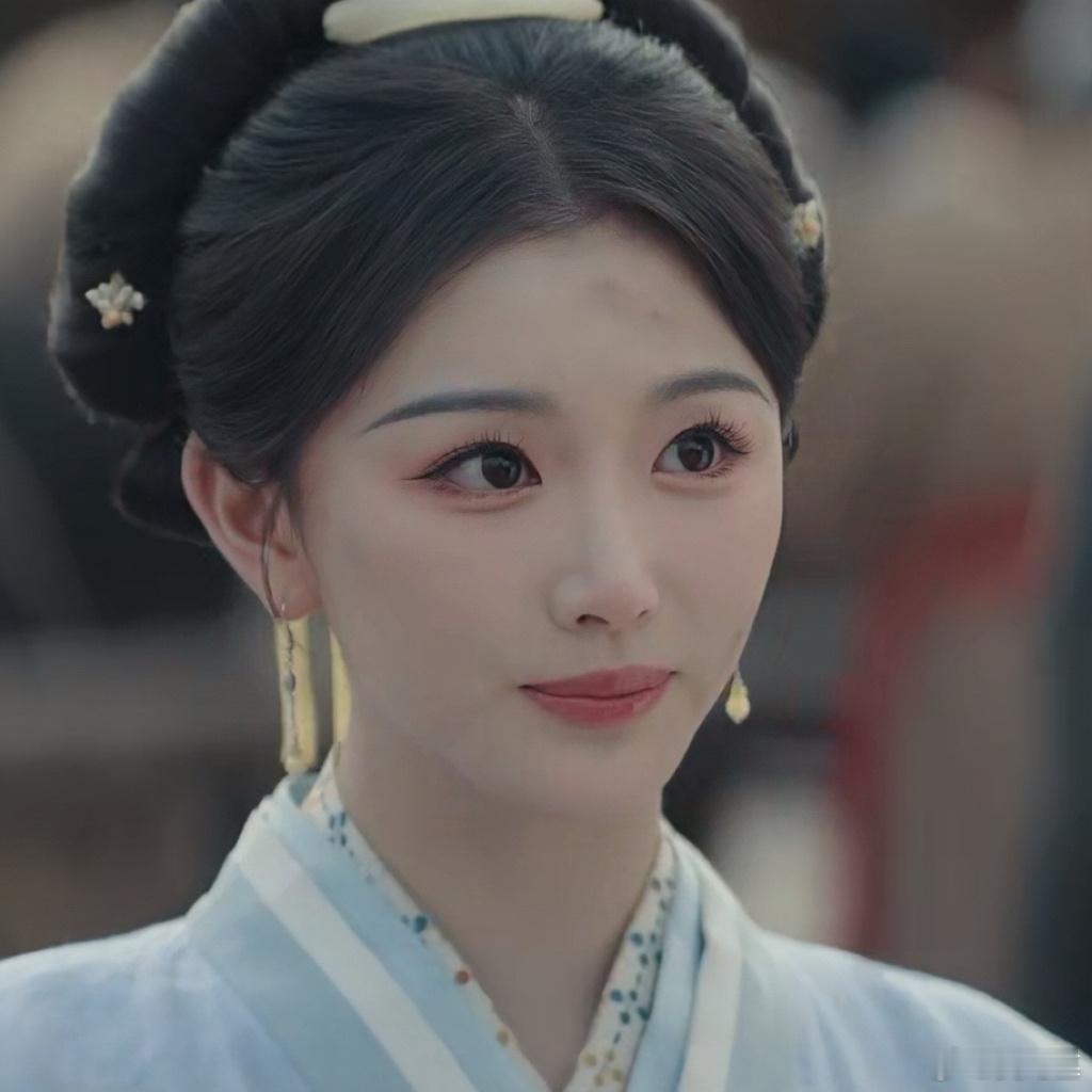 孔雪儿主动才会有故事  看孔雪儿演绎九重紫苗安素，自婚礼邂逅后，街头主动以花生糕