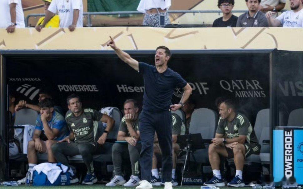 剑指三分！皇马主场迎瓦伦西亚：交锋格局生变，伤病成隐忧北京时间明天凌晨，西甲第 