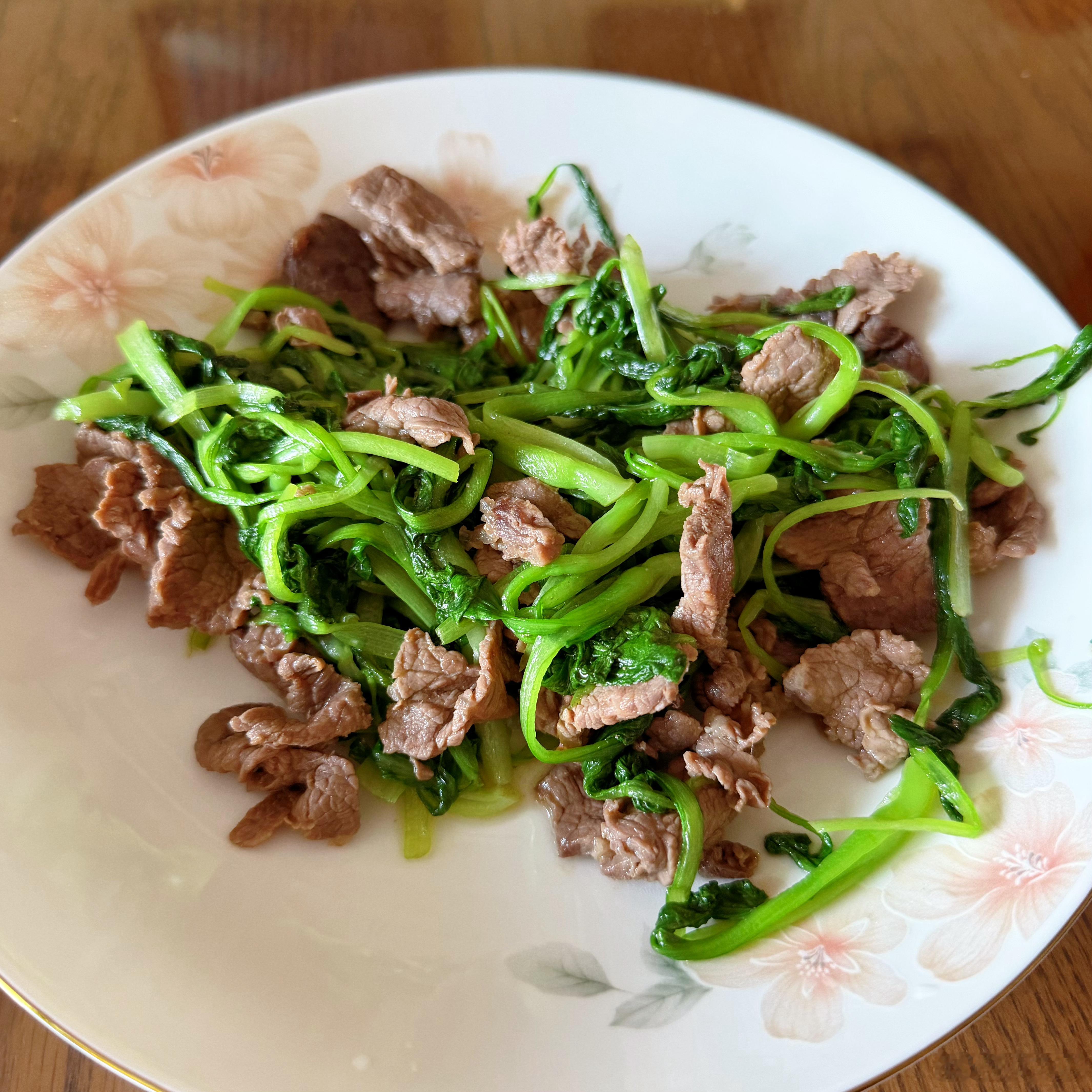 减肥是为了更好地吃世界上的美味太多啦摄入的食物和运动量一定要成正比 