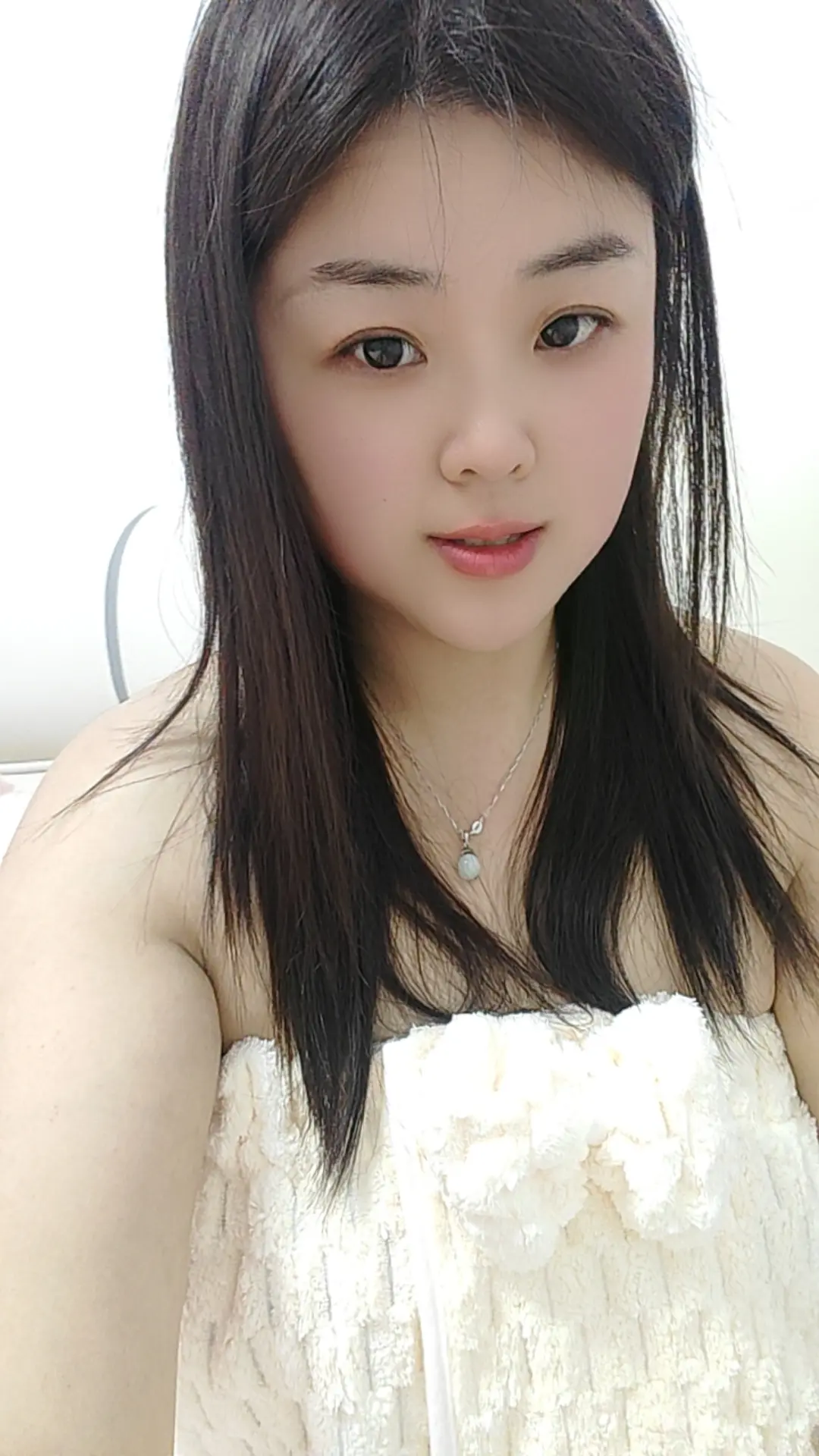 始于心动，终于白首，一个人害怕孤独，两个人害怕辜负，拥之则安，伴之则暖...