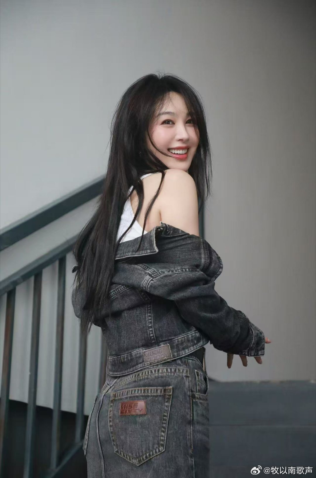 差点没认出来李菲儿 原来“逆生长”真的存在！这状态谁看了不夸一句绝！ ​​​