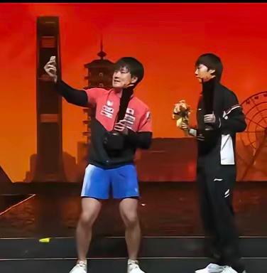 合影满脸嫌弃！王曼昱抛下张本智和扭头就走
        通常来讲，男女单打冠军