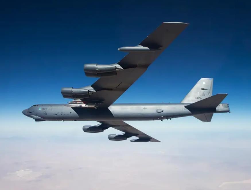 一架轰炸机装3.2万公斤炸弹：B-52为何服役70多年还让世界忌惮？
很多人看到