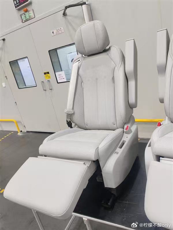 小鹏GX前两天开了个供应链大会，从现场爆料来看，GX核心零部件90%以上来自全球