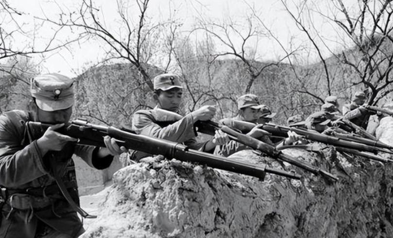 1944 年，运河支队一个连长被地主挖空心思策反成叛徒。谁知地主在请他吃瓜时，却