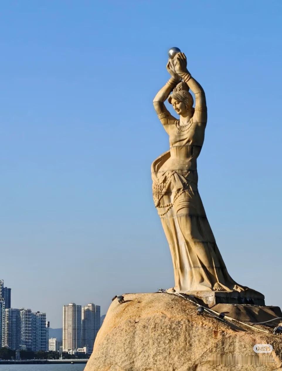 在国企上班，国庆提早一天请假，告诉了领导有事可以随时找，一整天没事，到了下班开始