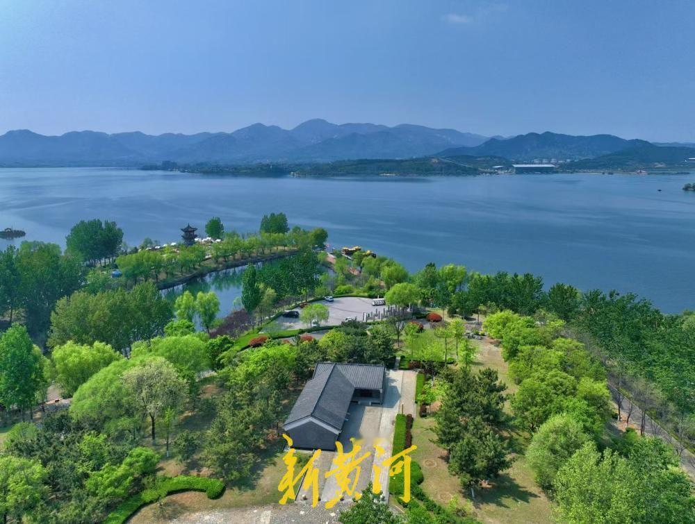 春日雪野湖烟波浩渺，山水相融！4月15日，泉城最高温升至27℃，春日如夏，站在济