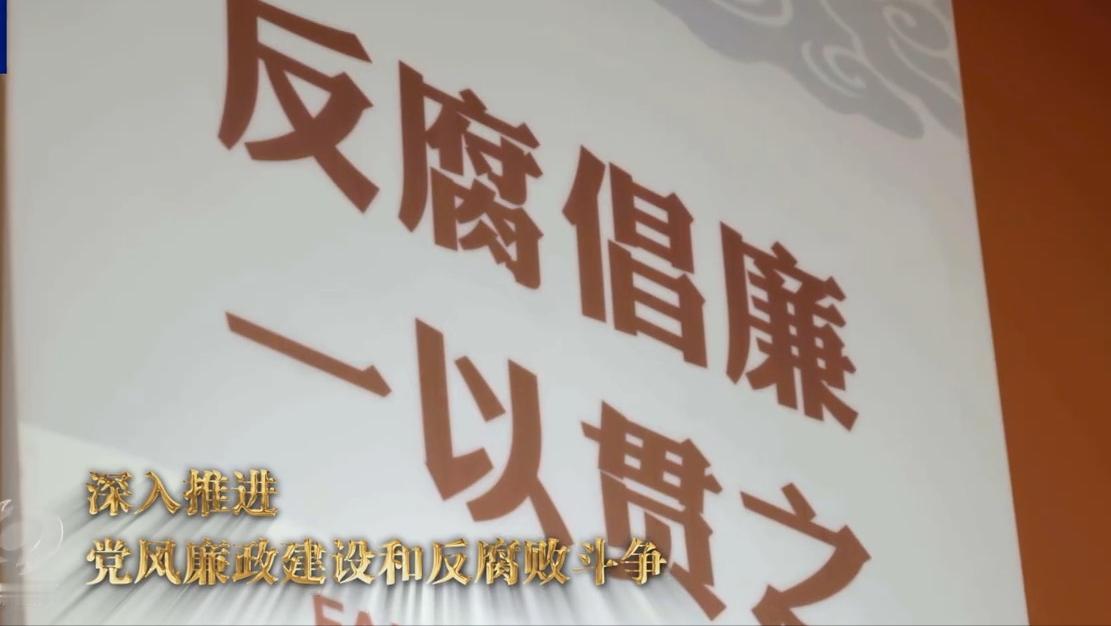 这几天组织上又在开始大力反腐了，一批曾经位高权重的官员又相继落马了。

其实这些