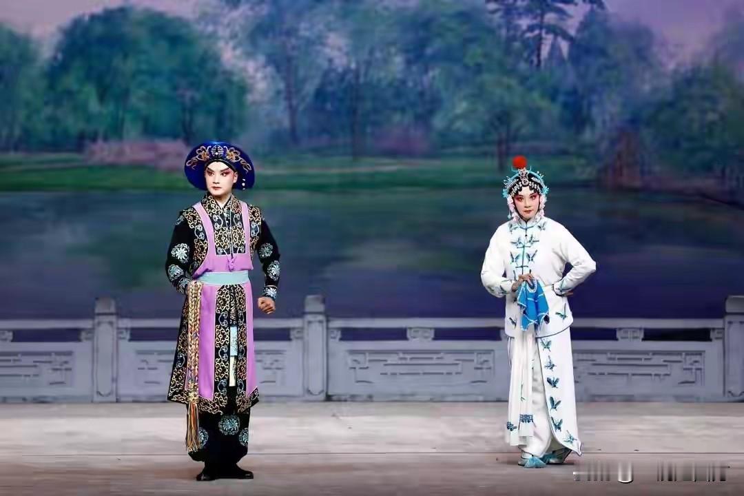 吉林省戏曲剧院吉剧团复排的经典吉剧《燕青卖线》昨晚亮相北京长安大戏院，作为吉林省