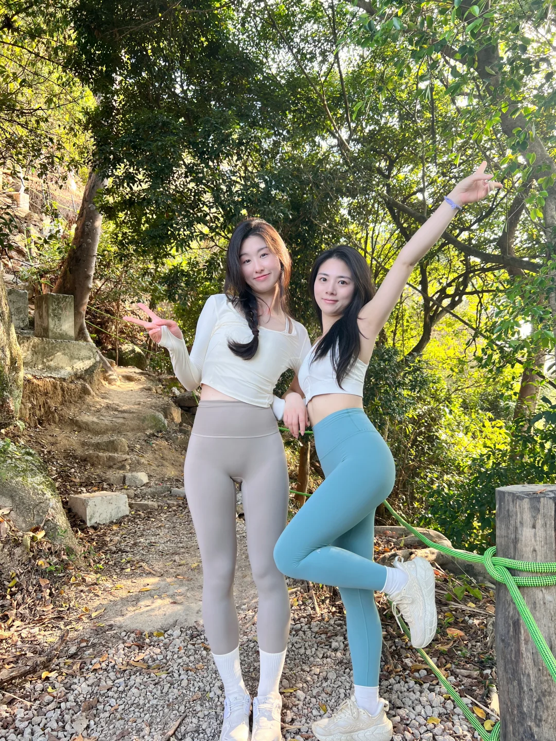 和朋友去爬山~太快乐啦