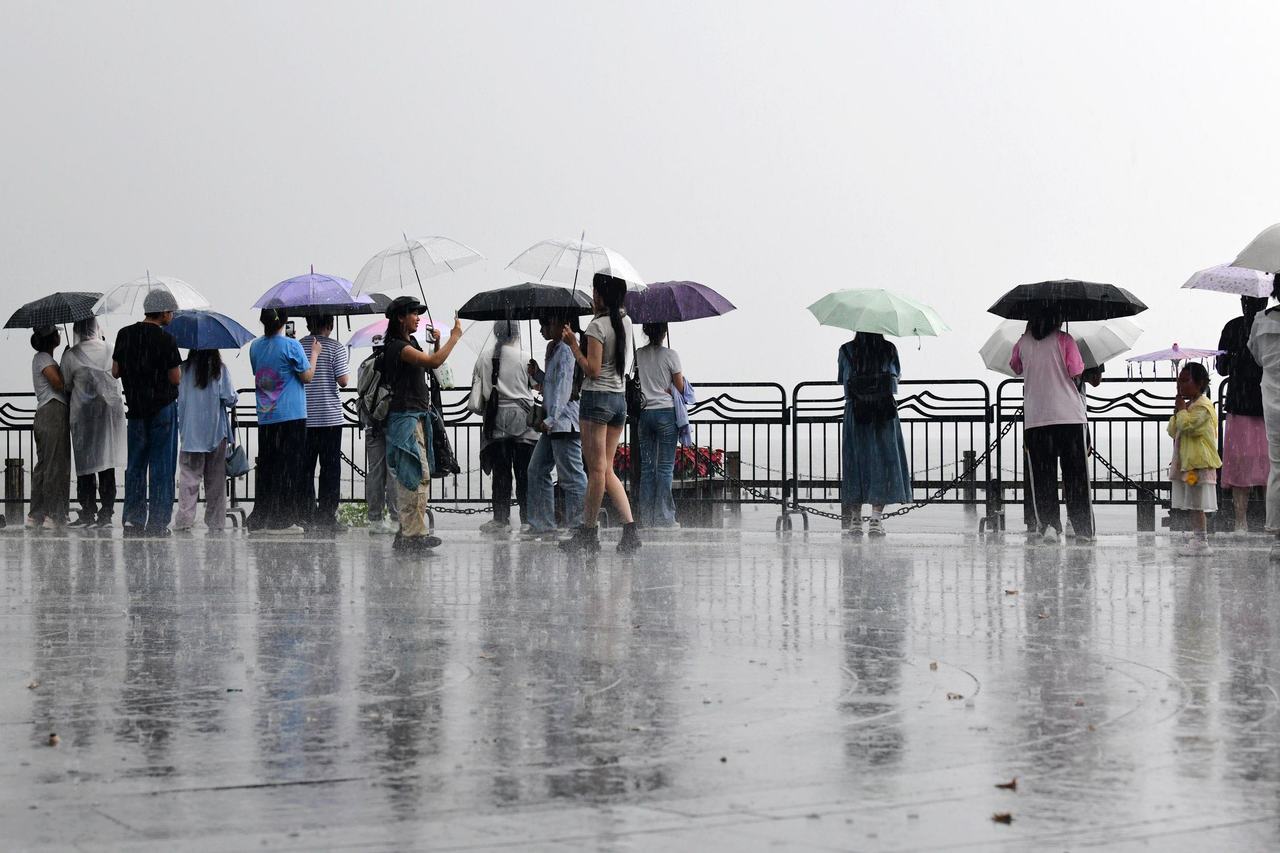雨水依旧凶猛，部分暴雨局部大暴雨