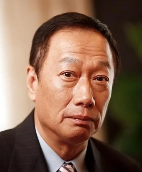 “只要大陆敢打，我就敢送”，他公开宣称，“若两岸爆发冲突，我会誓死守护台湾”，将