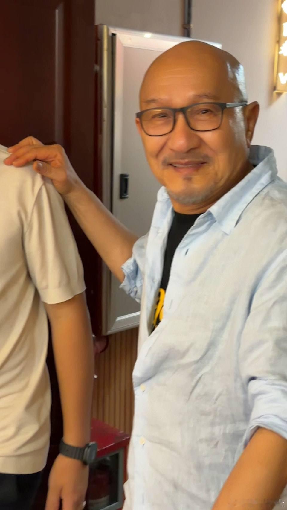 現年82歲曾憑經典電影《最佳拍檔》系列中的「光頭佬」深得民心的麥嘉，近年鮮有公開