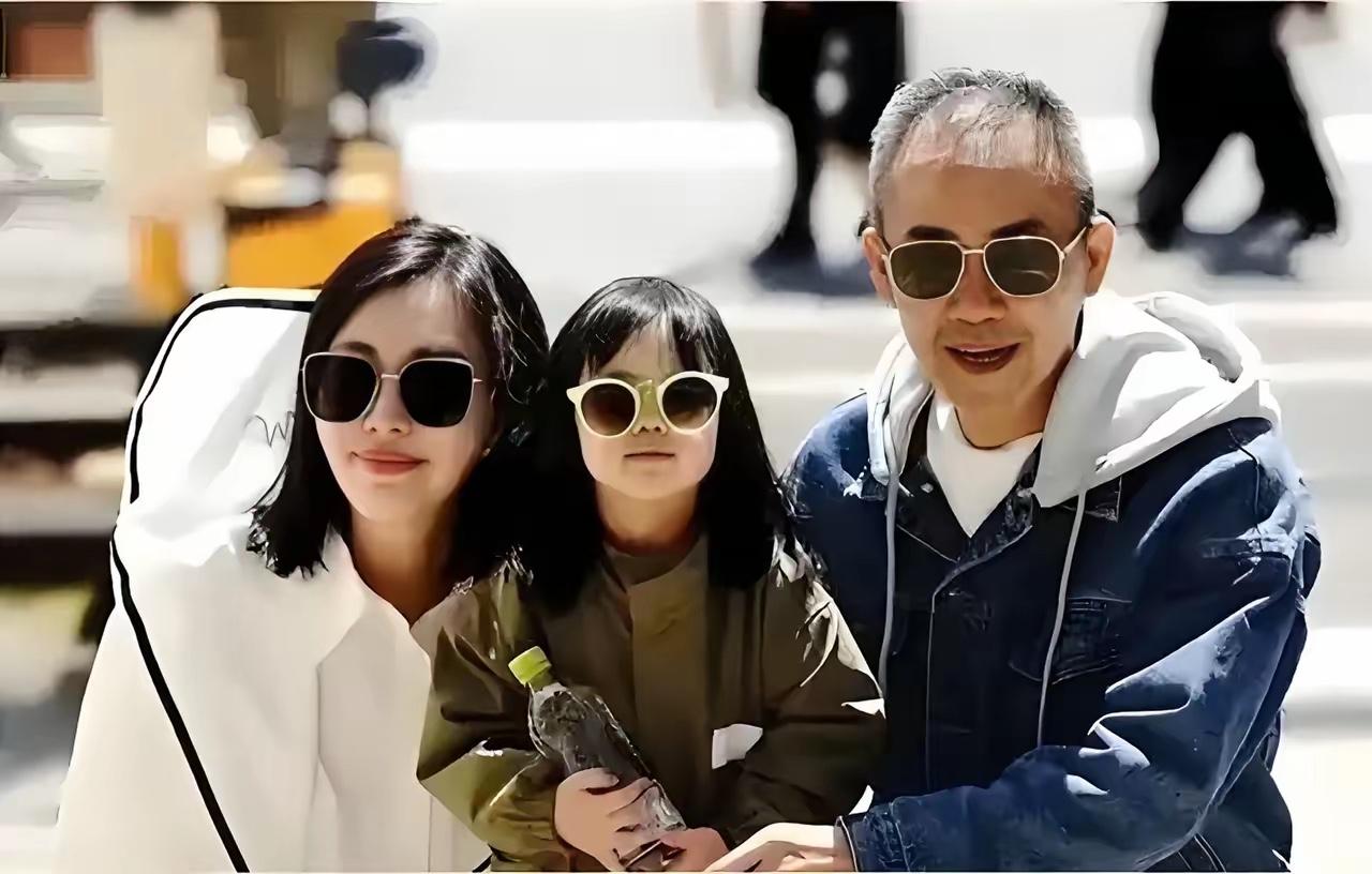 万科当年股改王石主动放弃股权，作为地产一哥，如果他不放弃股权，他巅峰时期财富千八