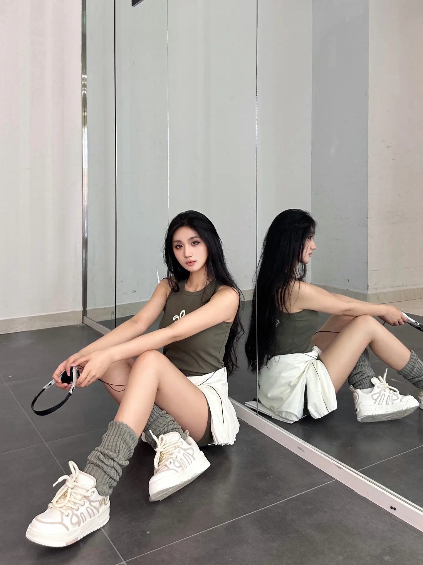 我一闭眼睛世界都黑了 我一睁眼睛世界就亮了 我不是主角是什么