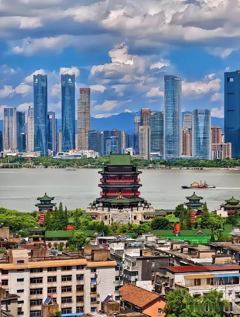 看图猜城市？
这是中国的哪一座城市！