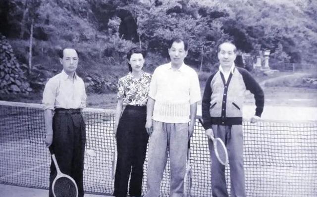 张学良晚年评价冯玉祥：冯玉祥手下的人哪，好几个都很残忍；冯也很残忍，他杀人。我对