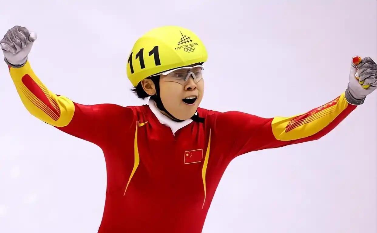 王濛上浪姐背后，是无数退役运动员的生存之战

王蒙为什么会站上综艺舞台，和一群女