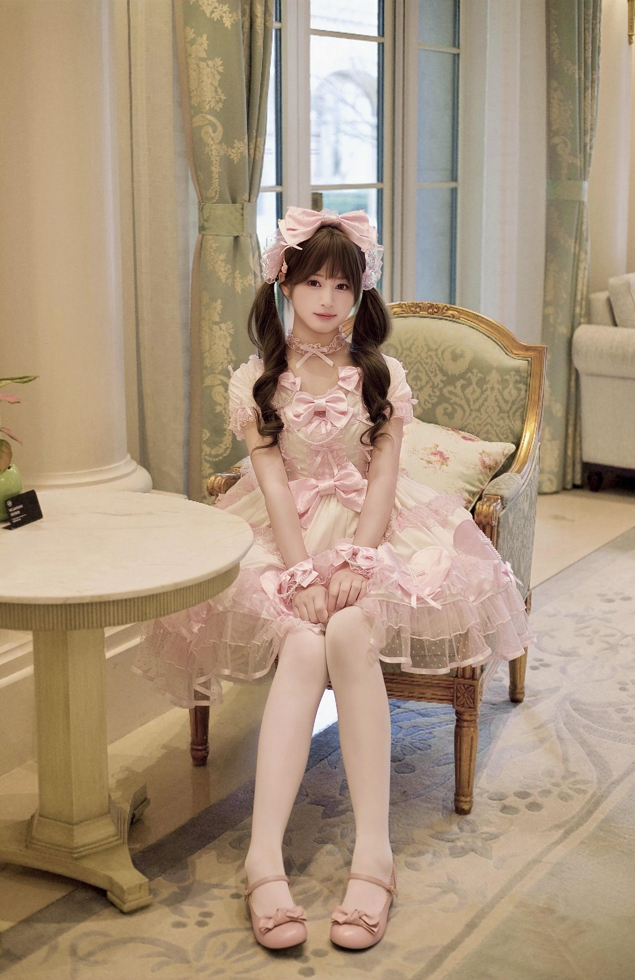 昭和十字恋人 生活试图把我嚼烂 才发现我入口即化=• ֊ •=