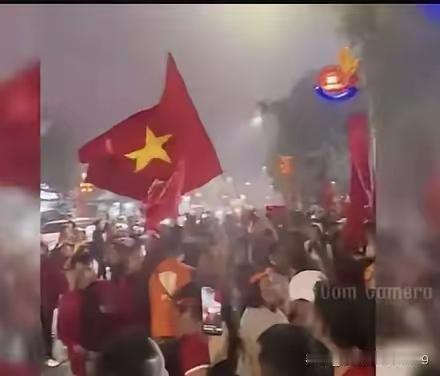 越南也进四强了，而且半决赛对阵中国。越南进四强靠的是四连胜，我们进四强靠的是不输