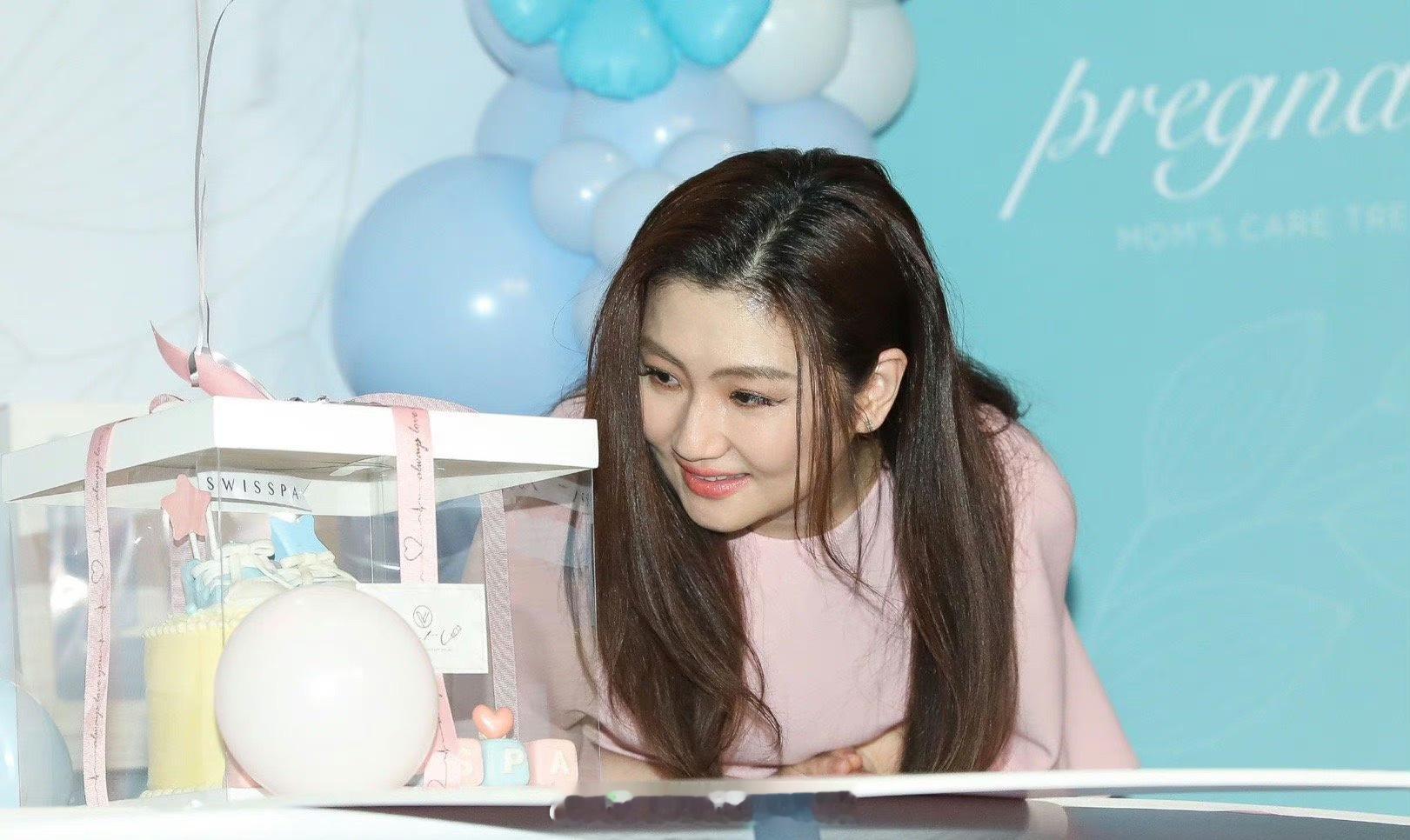 #Selina自曝怀孕会拼到停经为止#selina自曝怀孕还是会走自然路线，但是