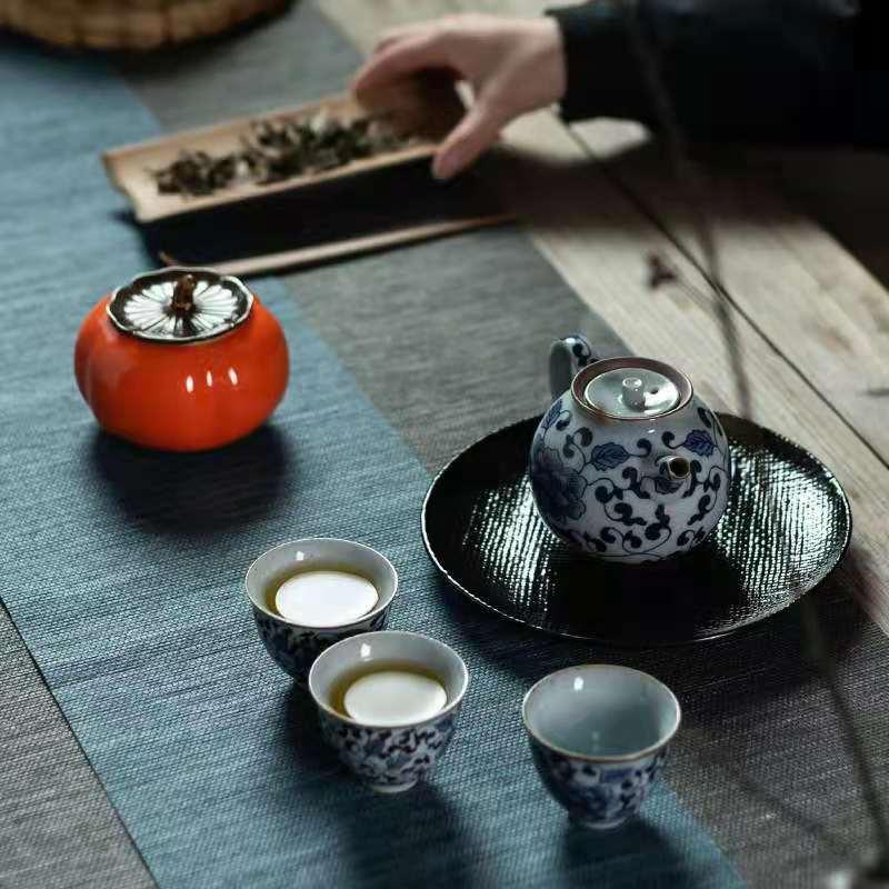 争赢了道理，输了感情。
家里吵架、职场争论、网上抬杠，你赢了，然后呢？
....