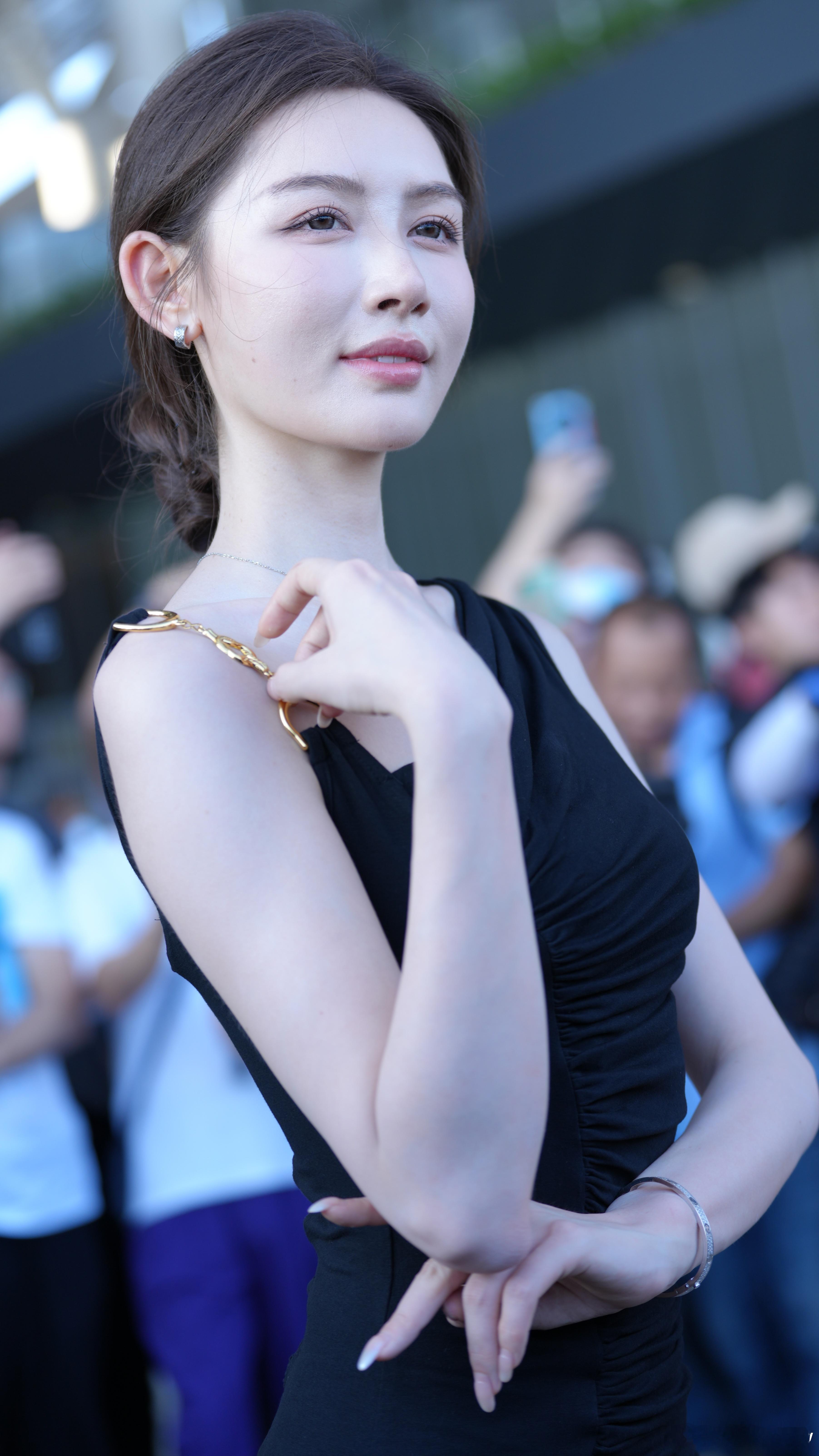 好看的小姐姐都在这里 ​​​