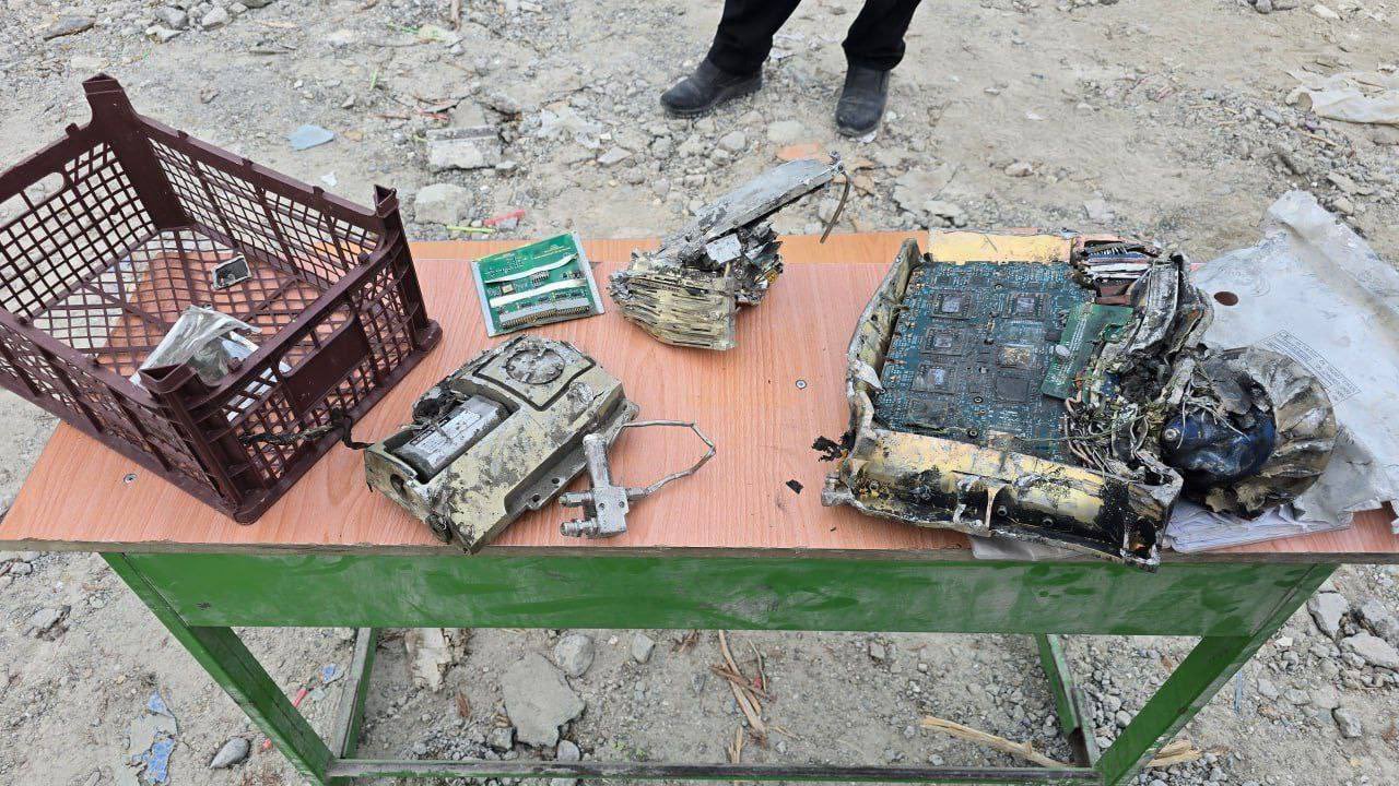 伊朗展示了击中米纳布女子学校的美国导弹残骸。据《纽约时报》报道，击中米纳布女子学