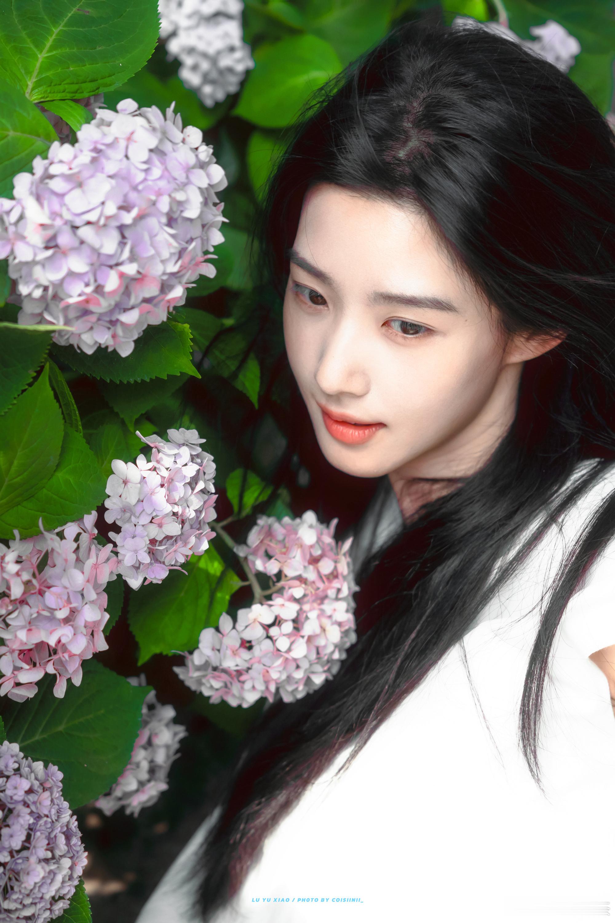卢昱晓✨ 卢昱晓云厘✨ 卢昱晓何不同舟渡 “你的微笑在我的心尖闪耀，编织了每一个