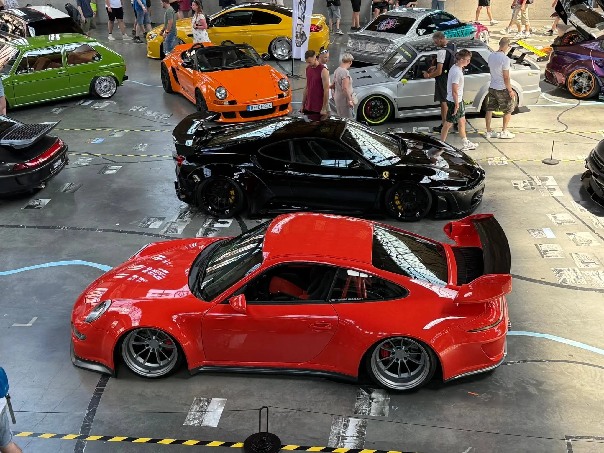 歪果仁的改装SHOW。Tuning show Trojhalí