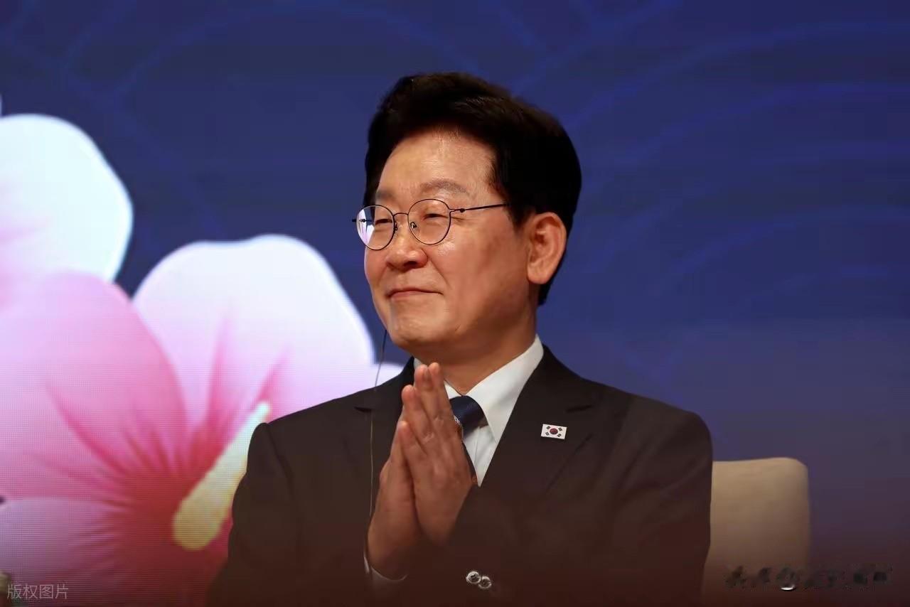 李在明还是心软了！
4月28日，韩国前总统夫人金建希二审结果出来了，有期徒刑4年