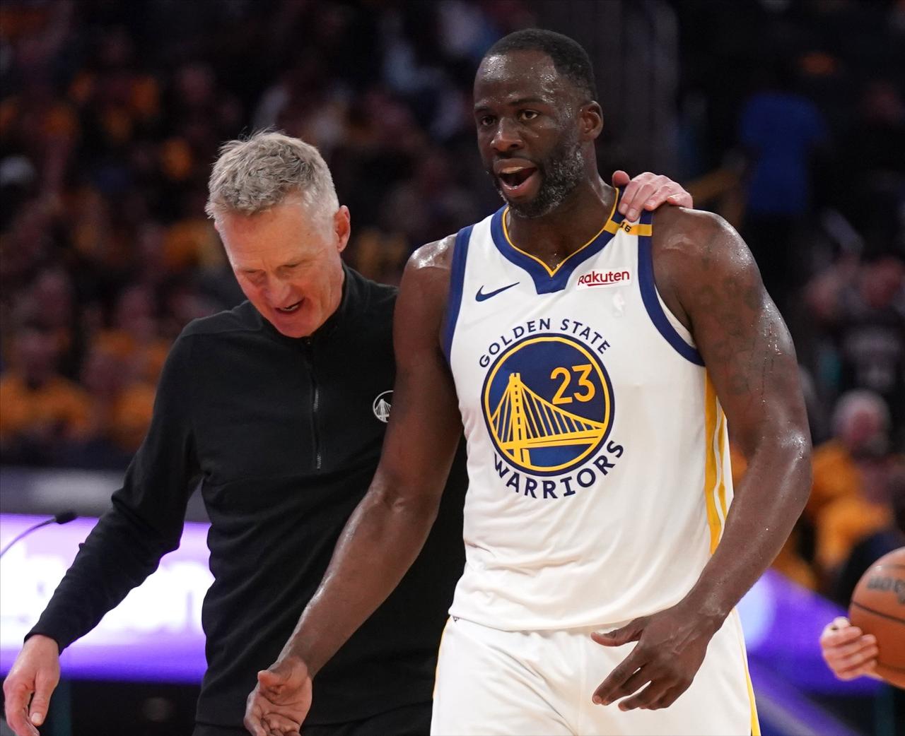 替弟子辩解，科尔谈追梦：

“现在对他来说并不容易，在没有巴特勒、没有库里的情况