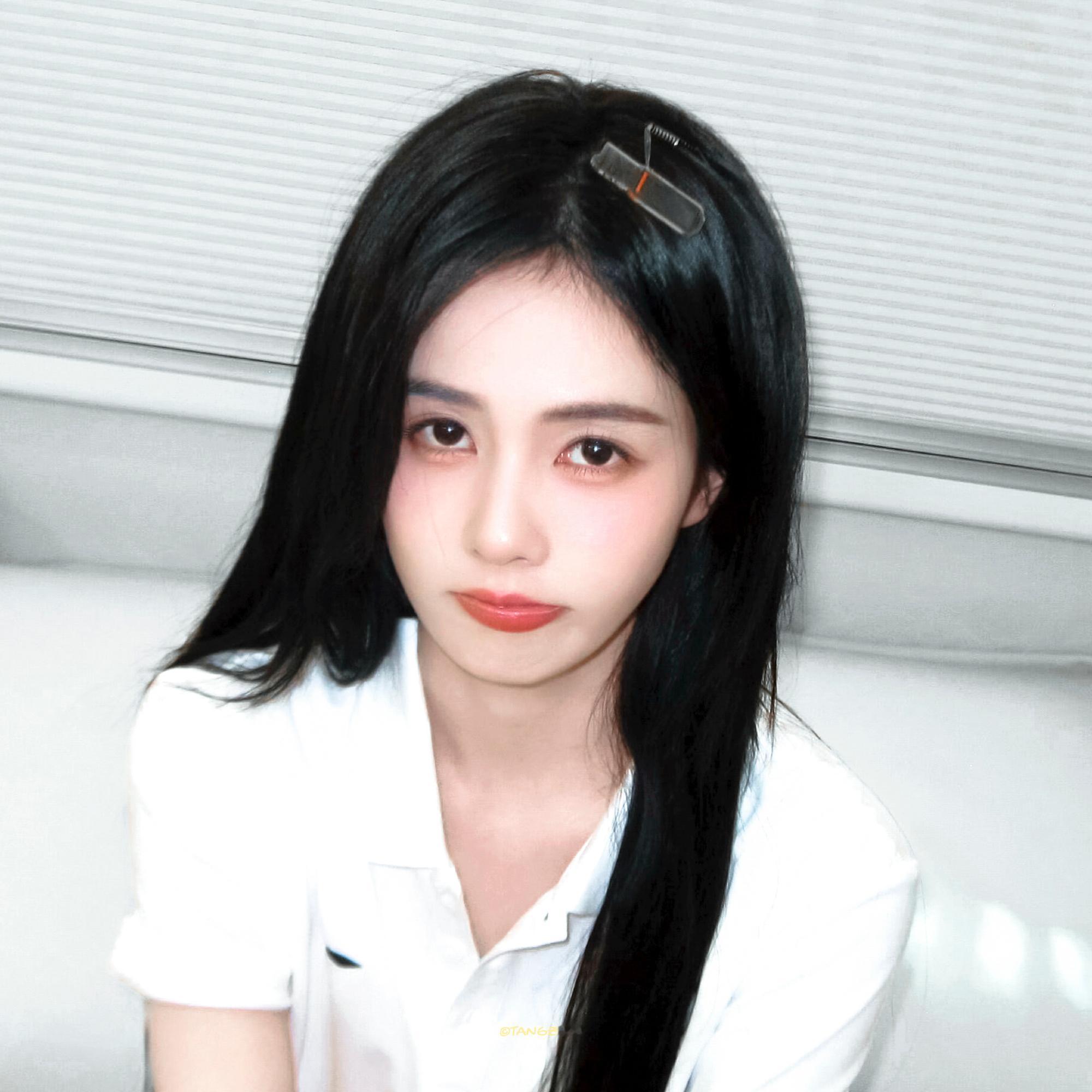 ·白鹿王韵娜 ·白鹿开到荼蘼 你眸中的温柔，是一片深邃的海，藏着山高水远的情长，