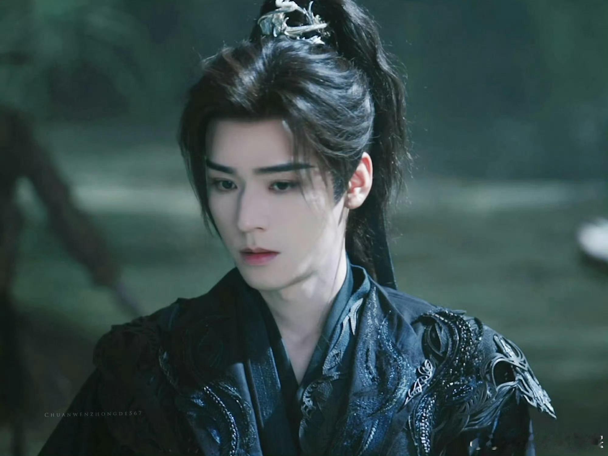 龚俊第一部大男主剧龚俊首部大男主剧《暗河传》热播！他与角色苏暮雨一样，都是自己拼