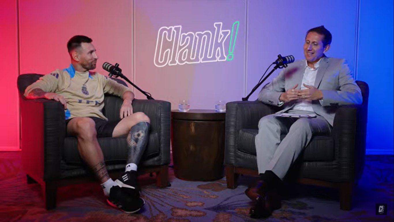 你对足球热爱吗？梅西🎙️：“当我开始踢球时，我还很年轻，三四岁，我并不知道世界