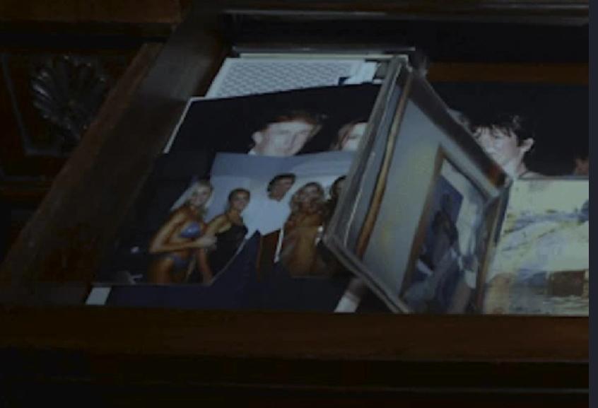 美国已故淫媒富豪爱泼斯坦档案公布后，各界批评声浪高涨，指责内容遭大幅删减和涂黑；