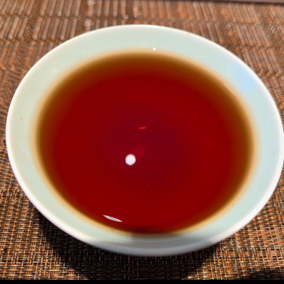 后悔了！存了20年的生普，现在却爱上了从早到晚喝熟普。真是应了老茶人的话“年少不