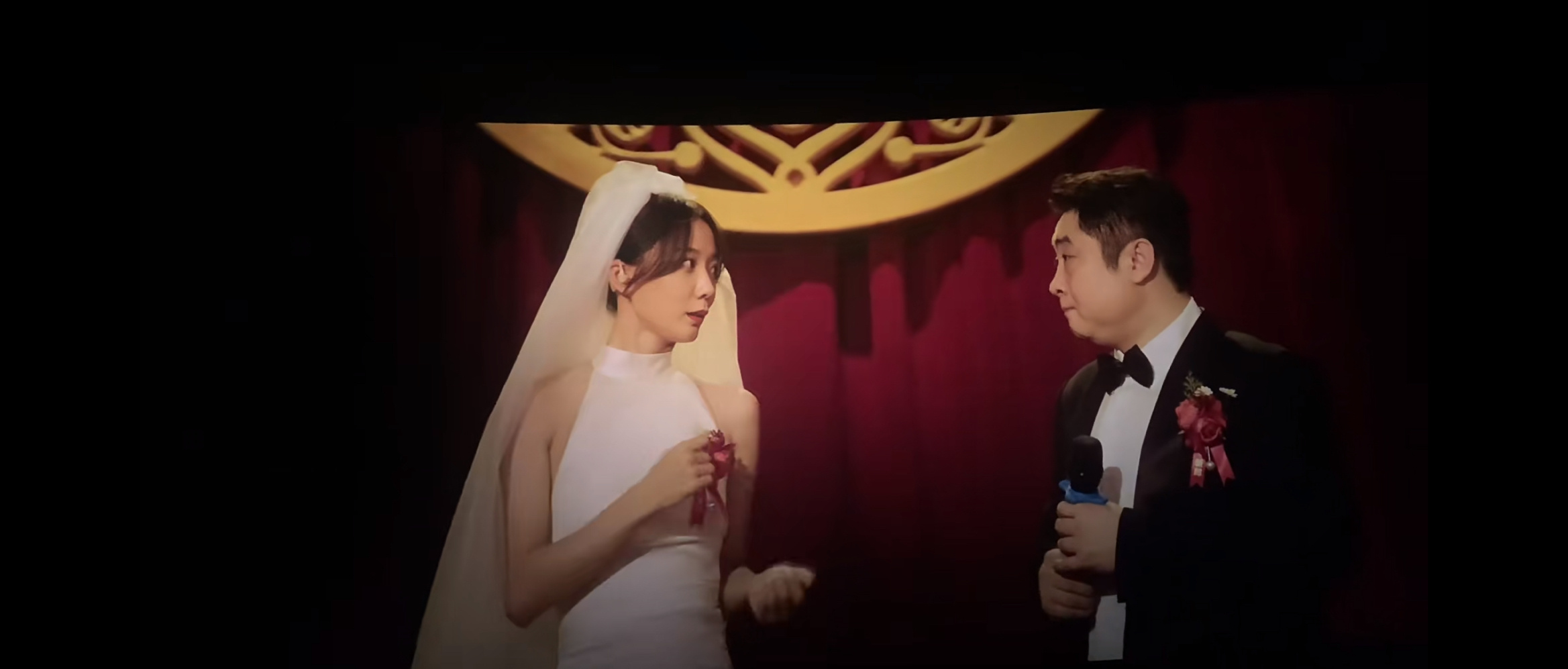 #毛婷婷结婚造型#《云边有个小卖部》毛婷婷结婚这段造型太美，鞠躬仿佛就像是苦尽甘