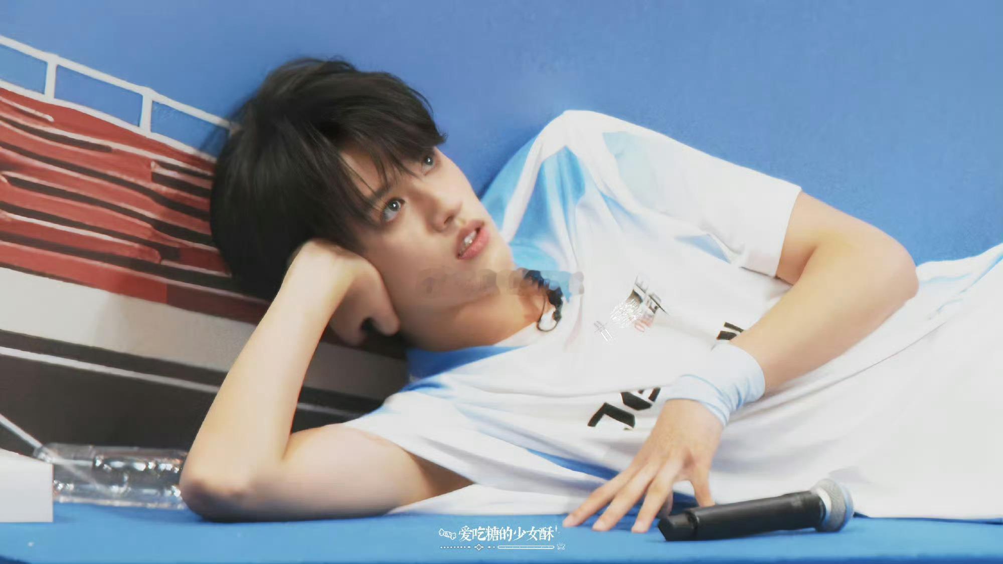 张极新年祝福存档 张极如澄澈星辰，新年温润发声。每一句祝福，皆是与时光共舞的真诚