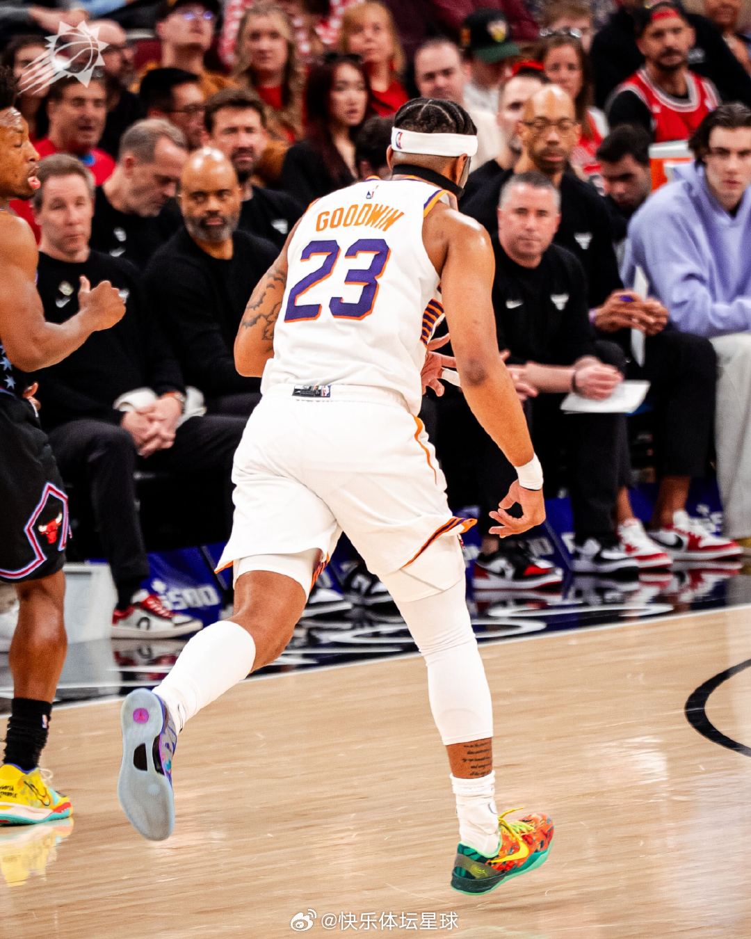 好胜3分开张！菲尼克斯太阳 ｜太阳vs公牛 ｜旭日东升   cr：菲尼克斯太阳 